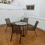 Conileno Con Terraza كونيل ذي لا فرونتيرا
